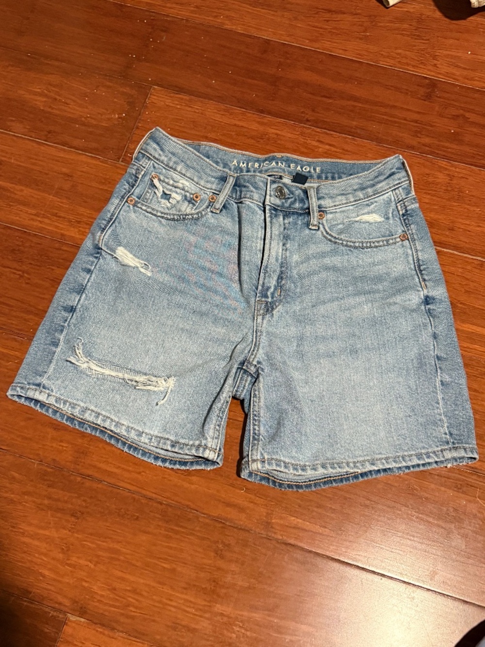 American Eagle denim mid length shorts 00